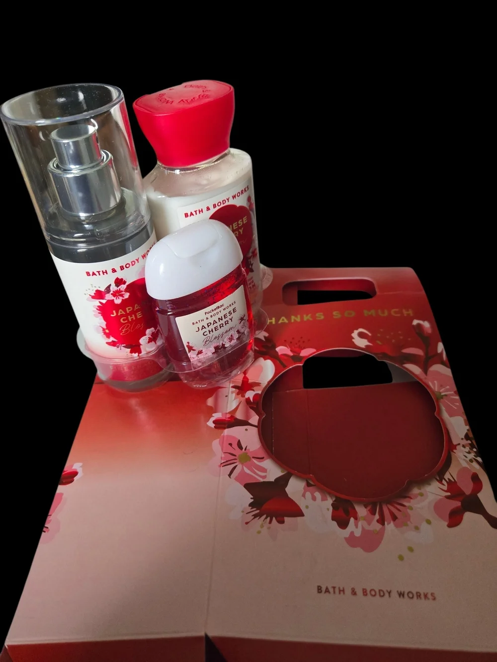 Bath & Body Works Japanese Cherry Blossom Gift Set- NEW!!